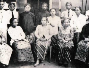 peran wanita dalam masyarakat