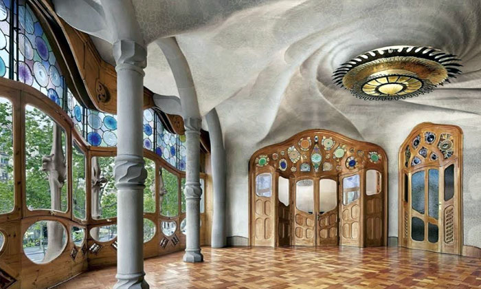 casa batlló barcelona karya arsitektur gaudí yang ikonik