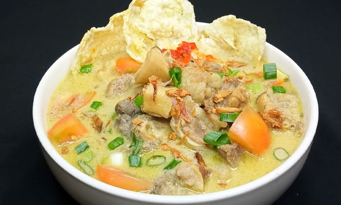 soto betawi dengan kuah gurih yang lezat