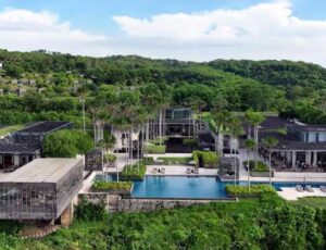 keindahan tropis di hotel alila villas uluwatu