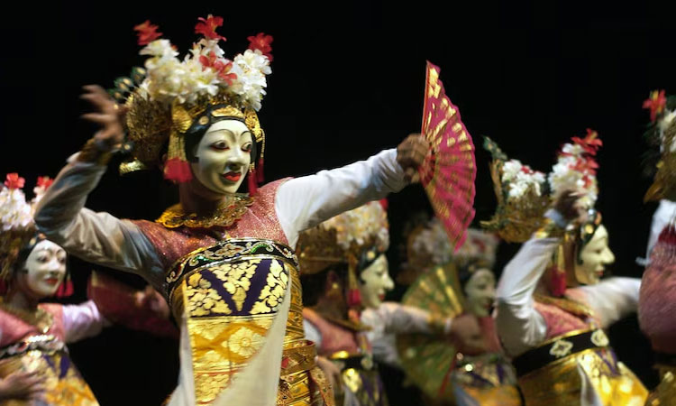 Evolusi Seni Tari Tradisional